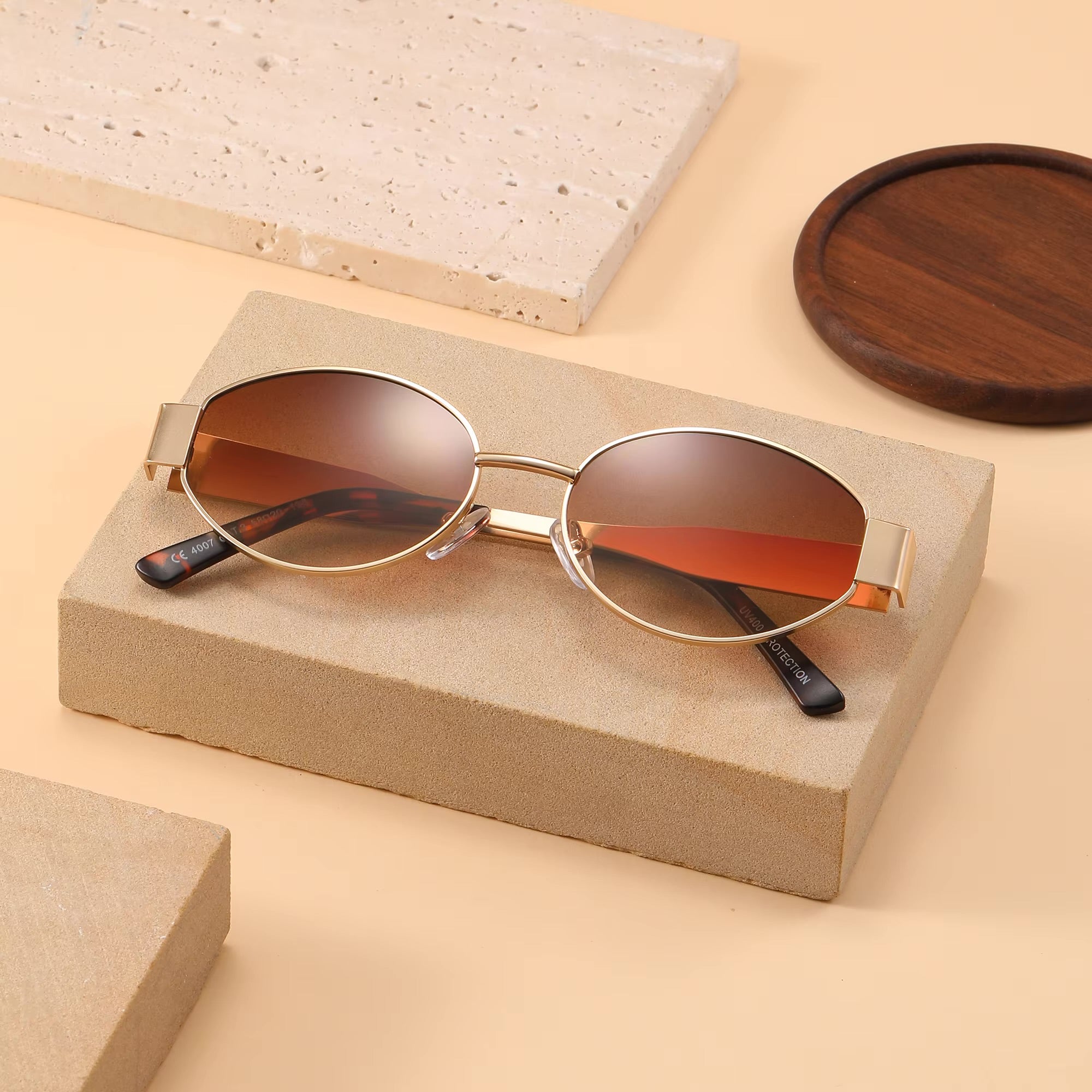 Trendy Oval shape Metal Premium sunglasses 🕶️ A024