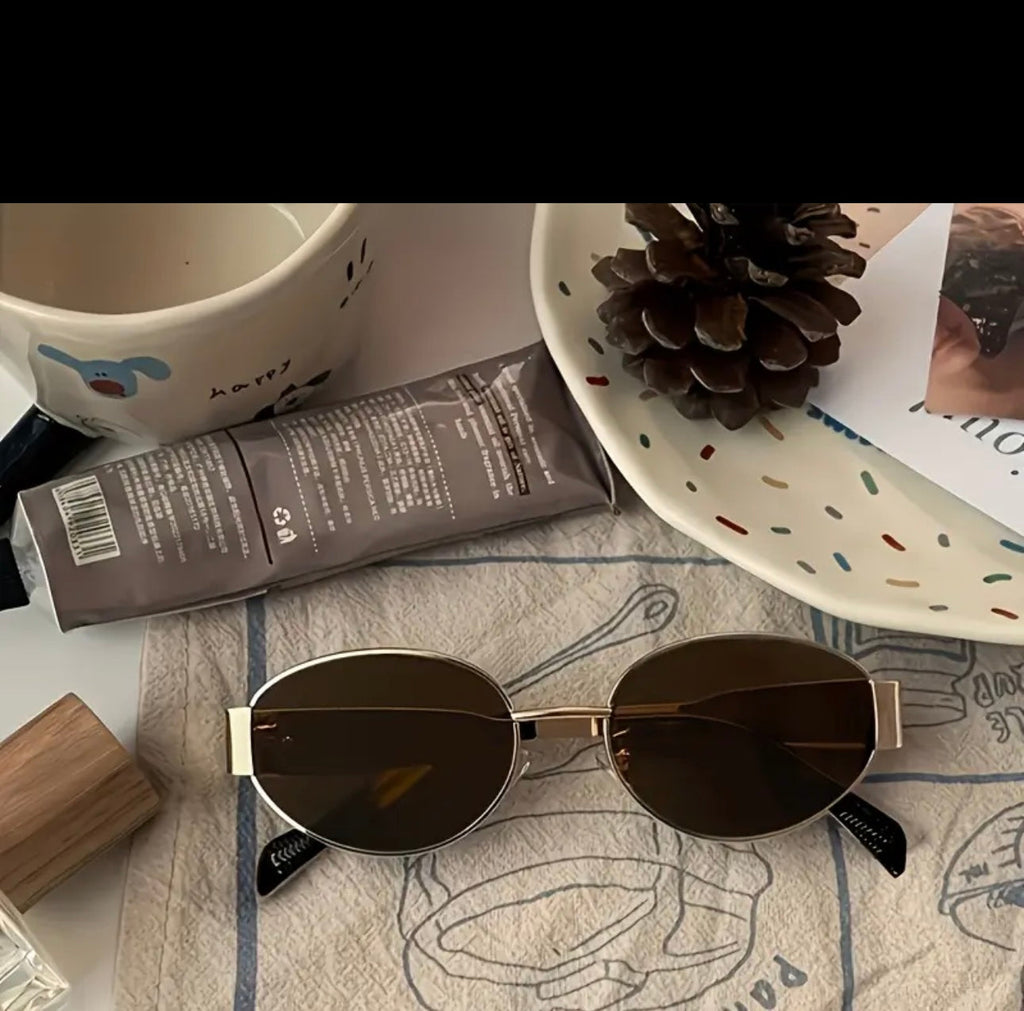 Trendy Oval shape Metal Premium sunglasses 🕶️ A024